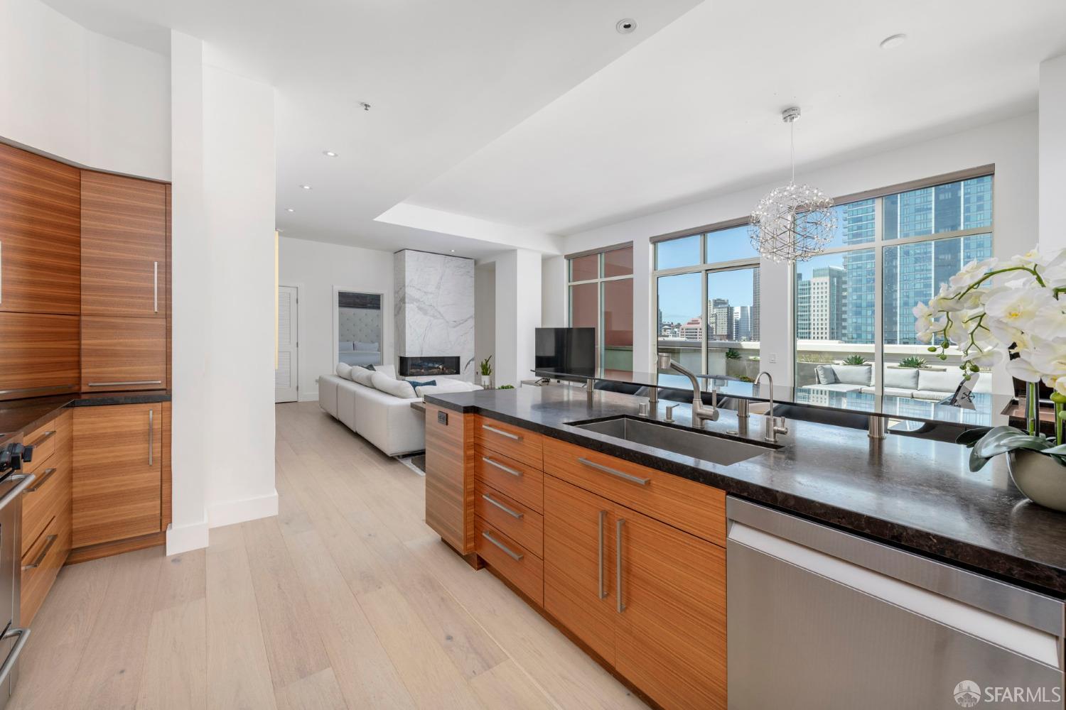 50 Lansing Street # 805