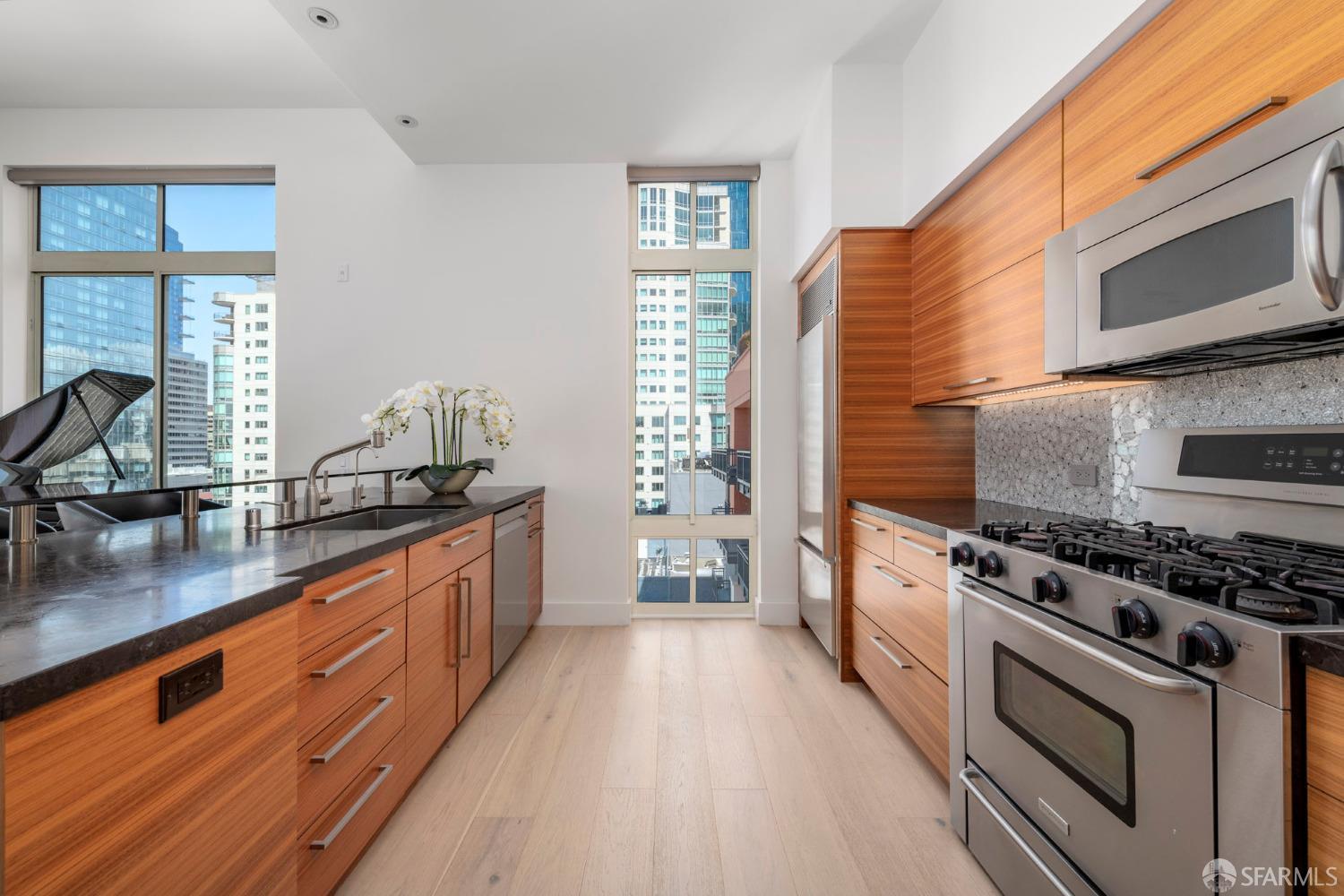 50 Lansing Street # 805