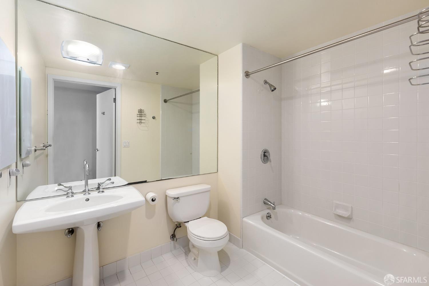 1388 Gough Street # 1102