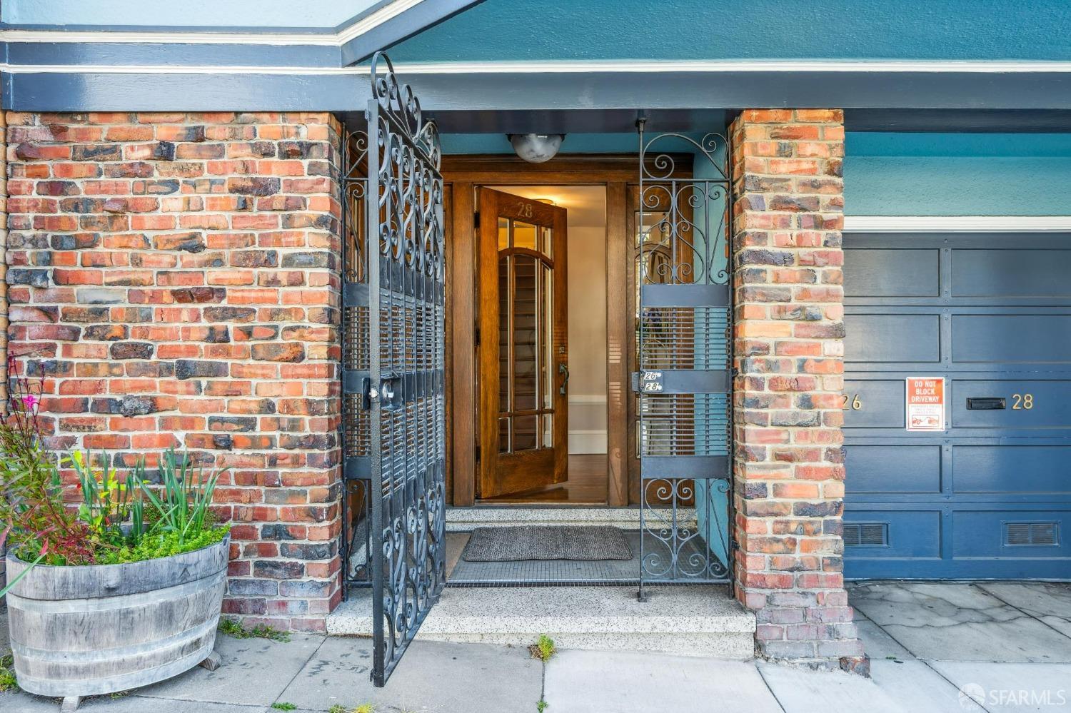 28 Clayton Street