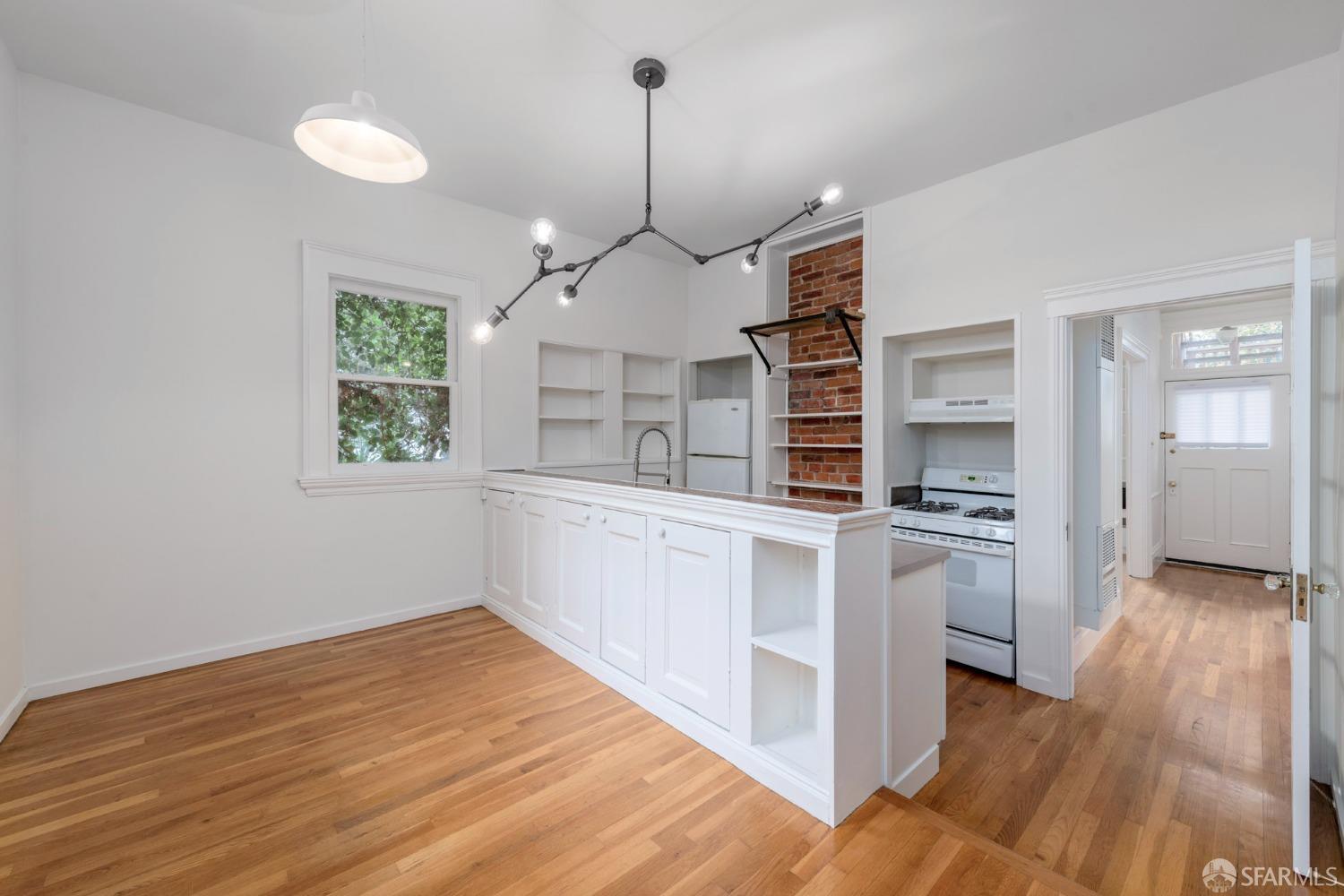 112 Eugenia Avenue