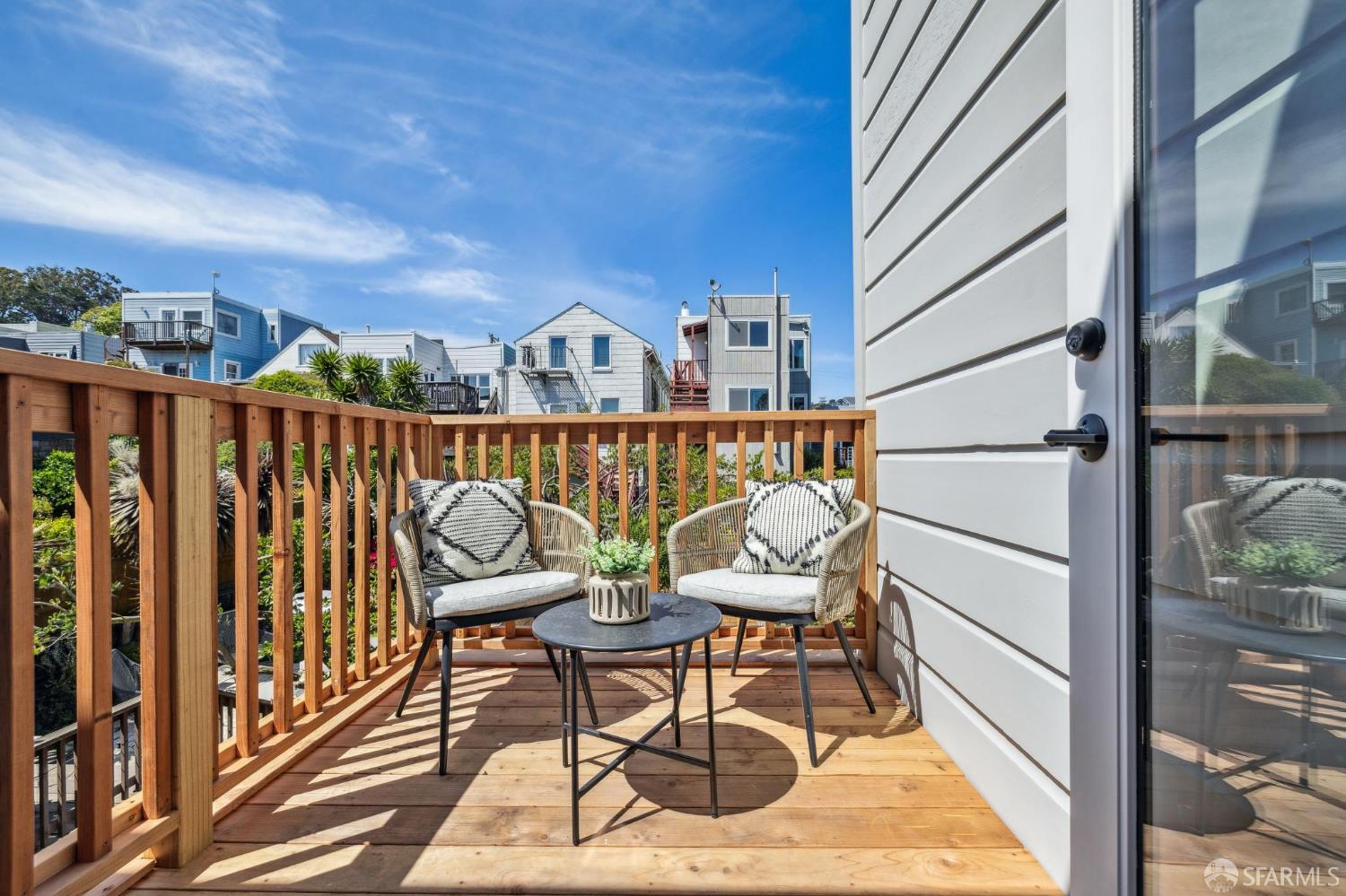 375 Richland Avenue