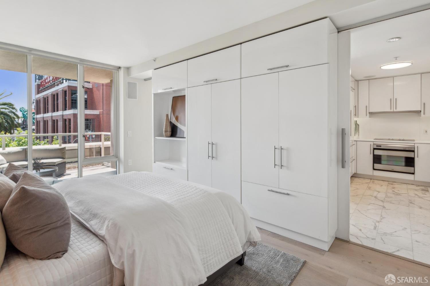 88 King Street # 303