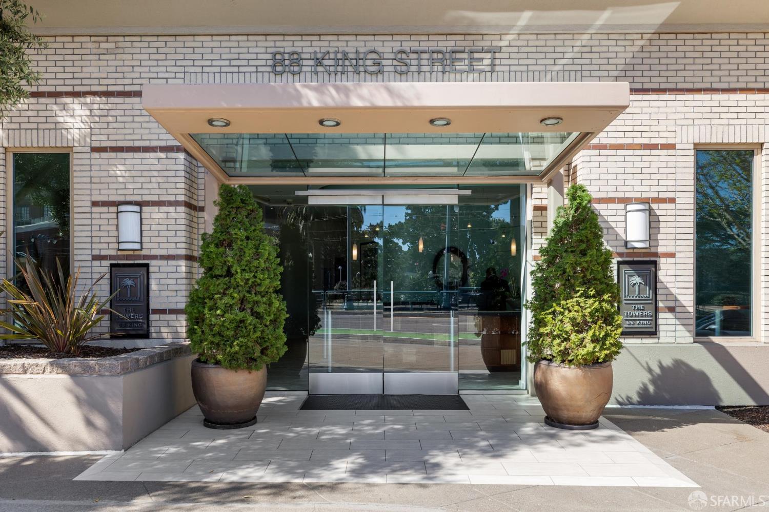 88 King Street # 303