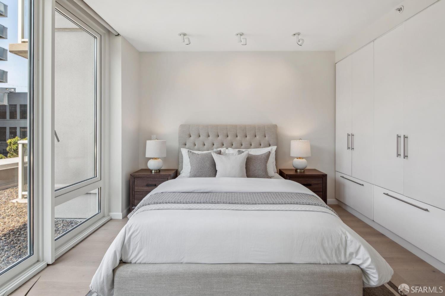 88 King Street # 303