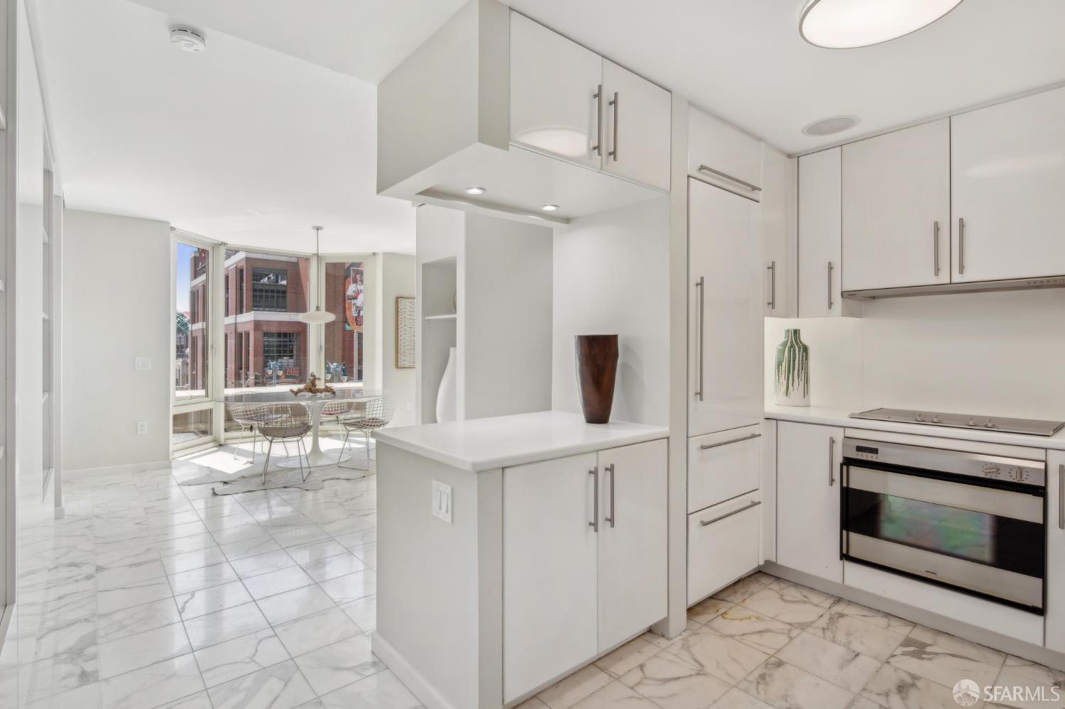 88 King Street # 303