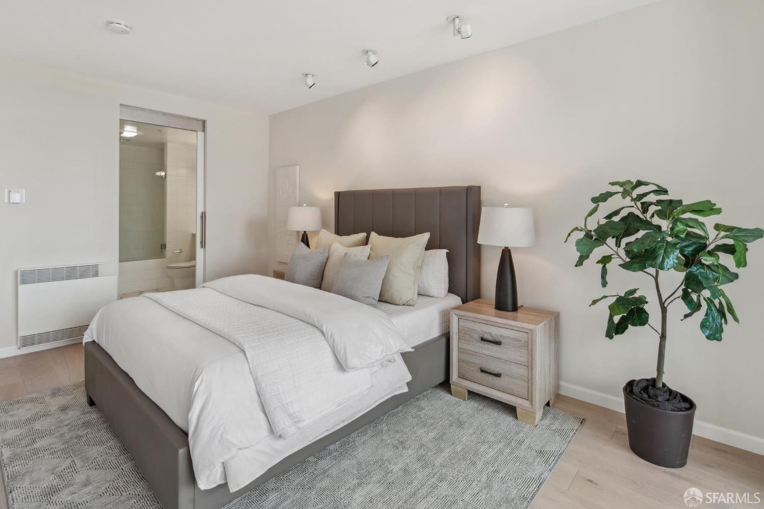 88 King Street # 303