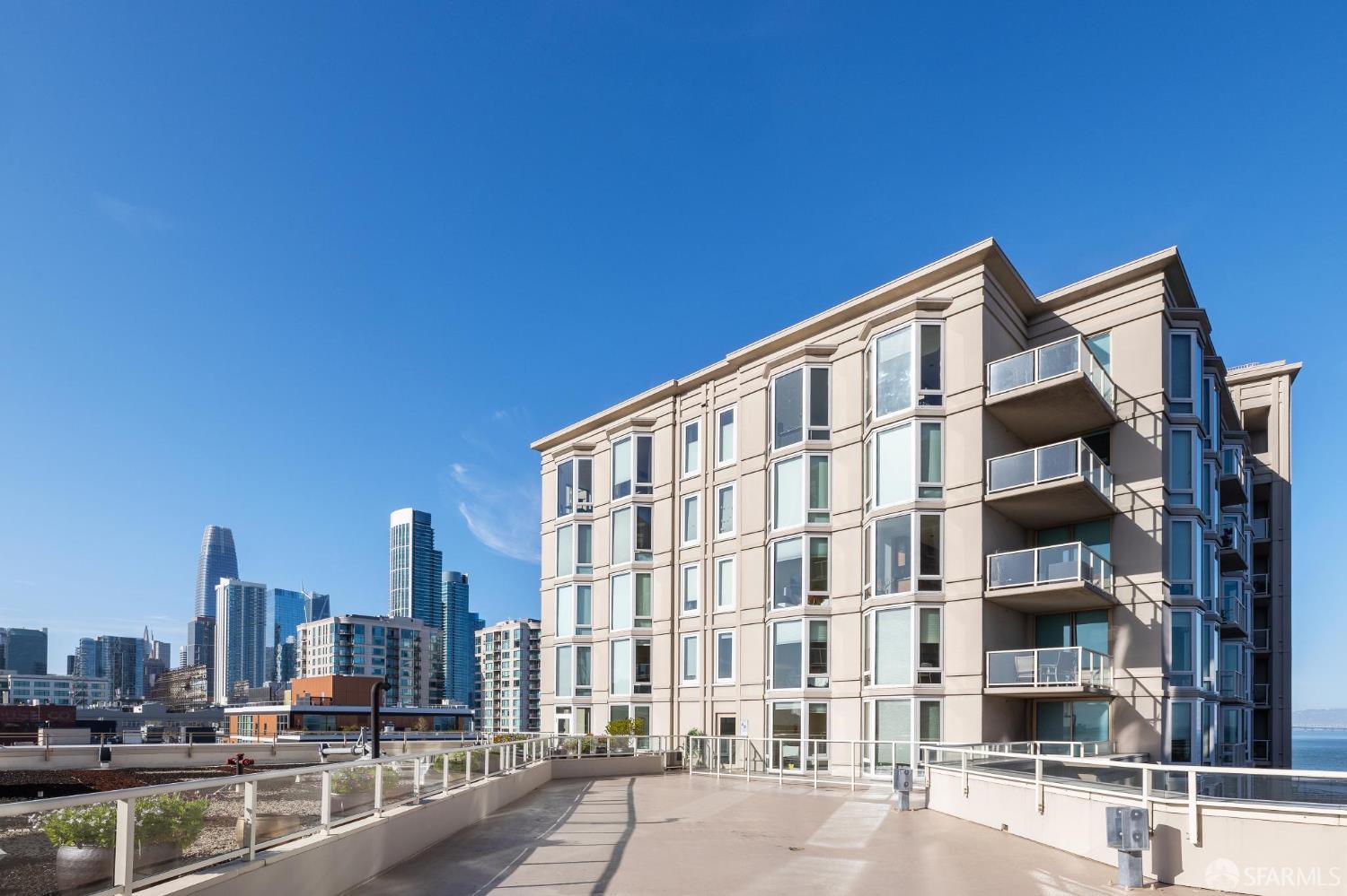 88 King Street # 303