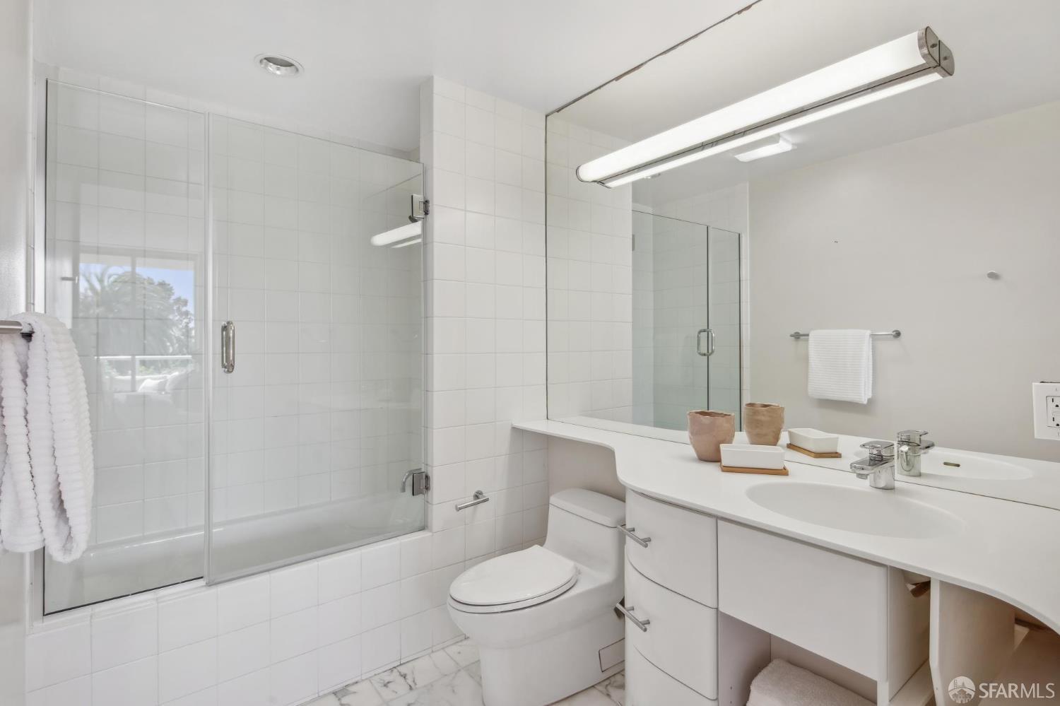 88 King Street # 303