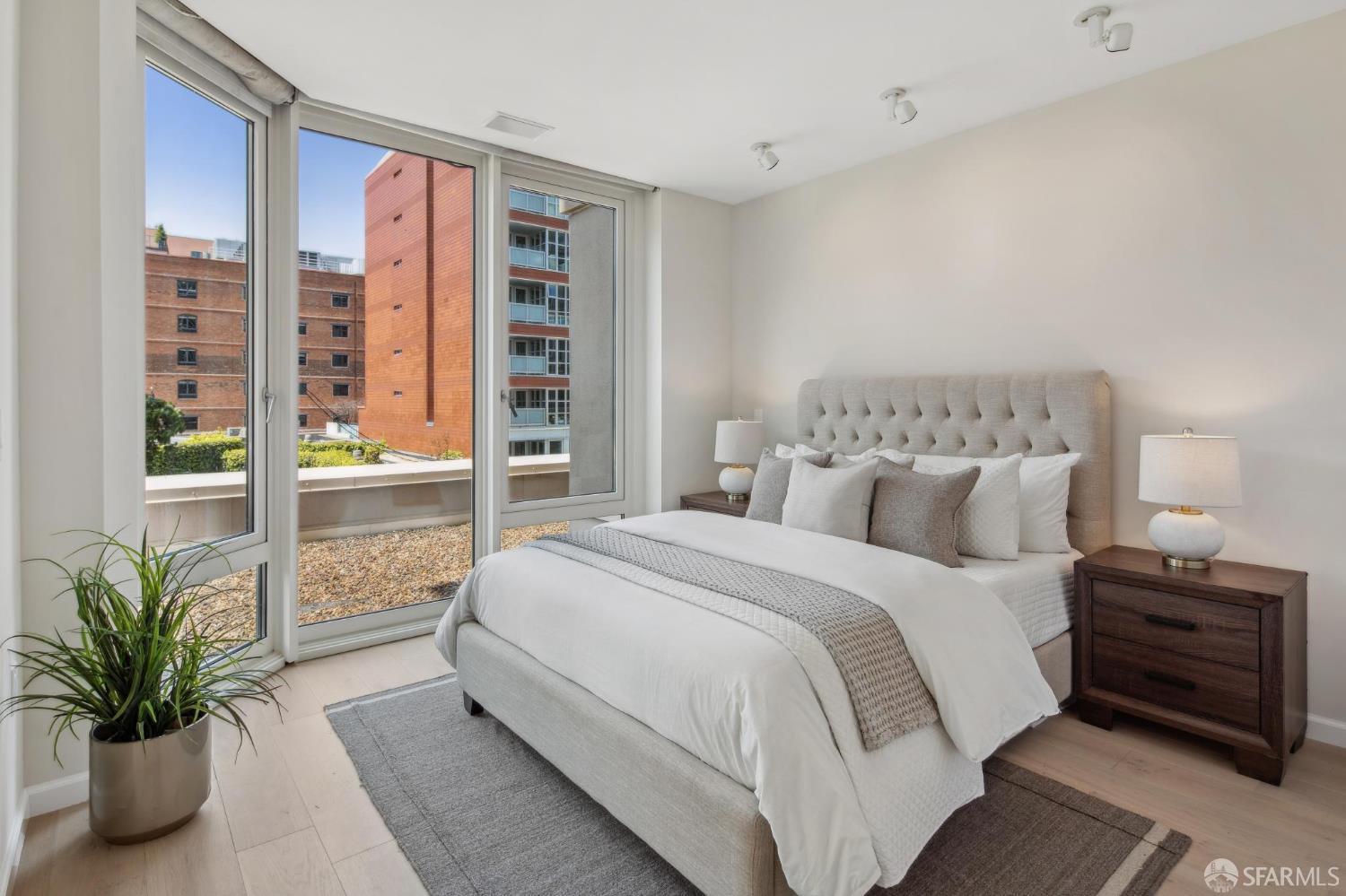88 King Street # 303