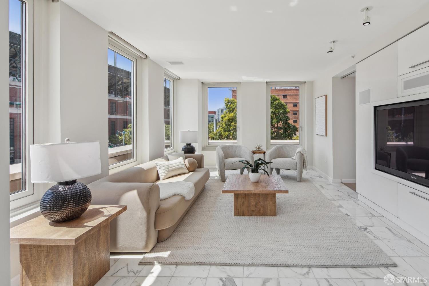 88 King Street # 303