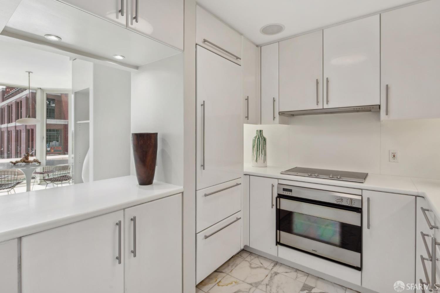 88 King Street # 303