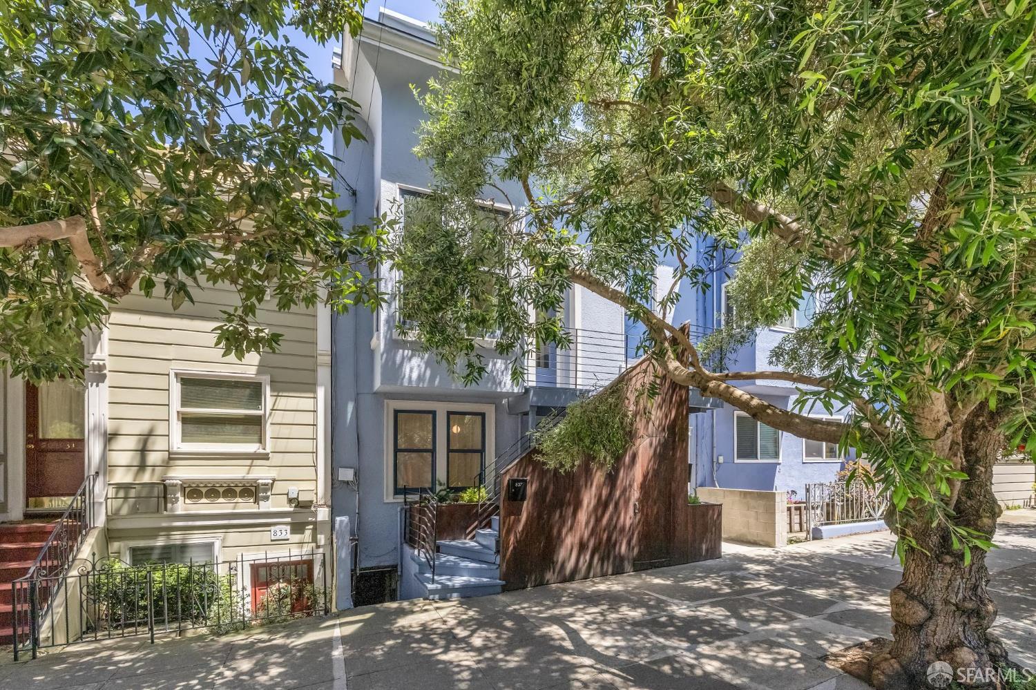 835 Diamond Street