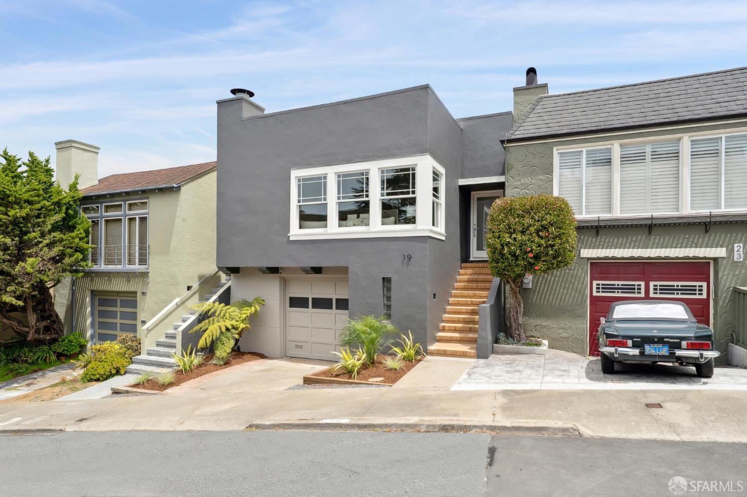 19 Gaviota Way