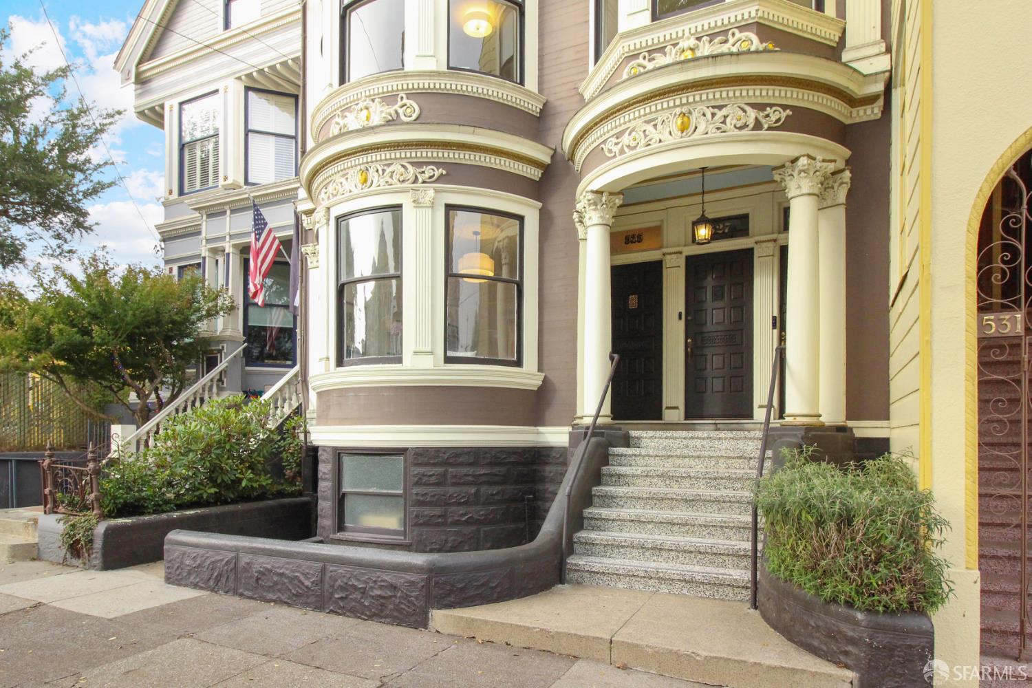 525 Baker Street