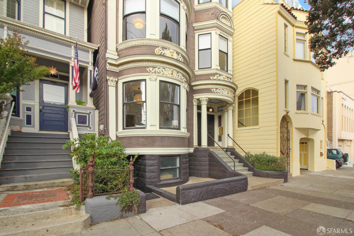 525 Baker Street