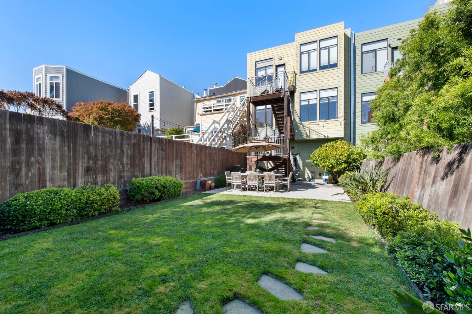 2715 Pine Street