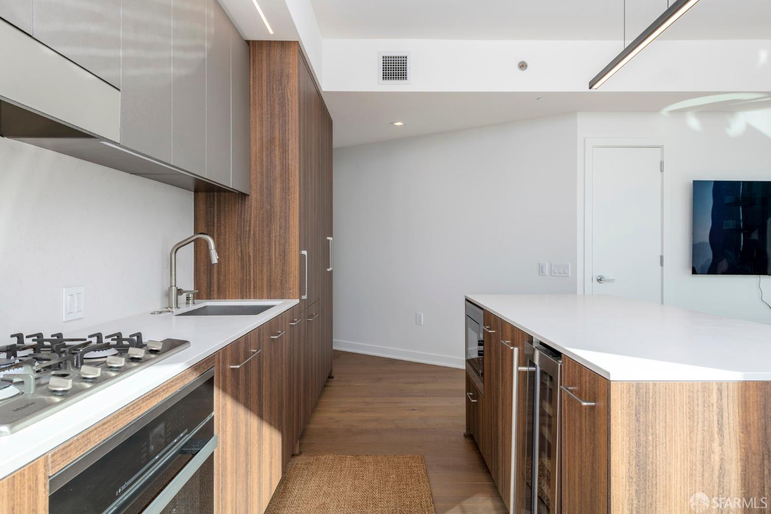 280 Spear Street # 31C