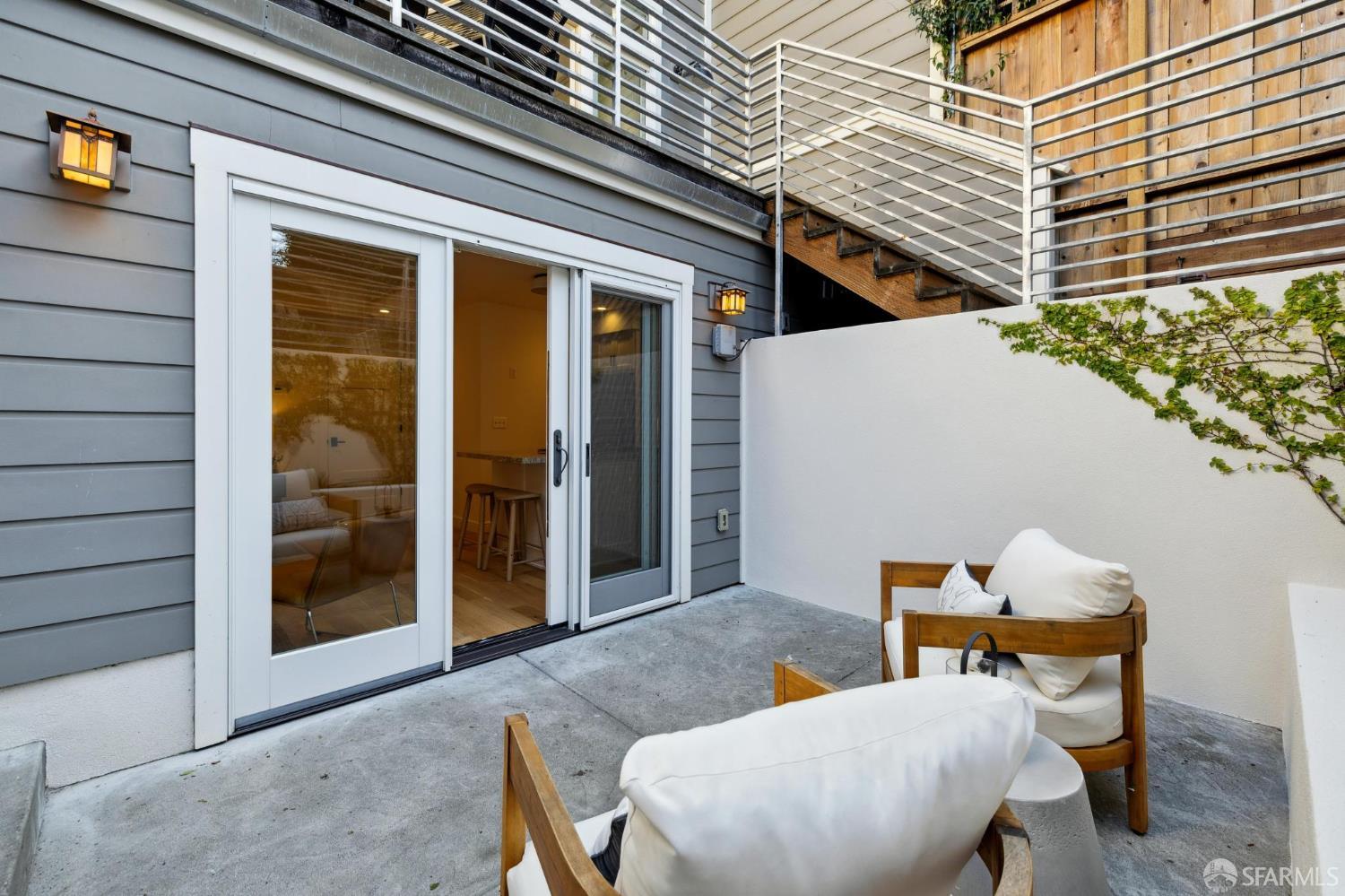 826 Diamond Street