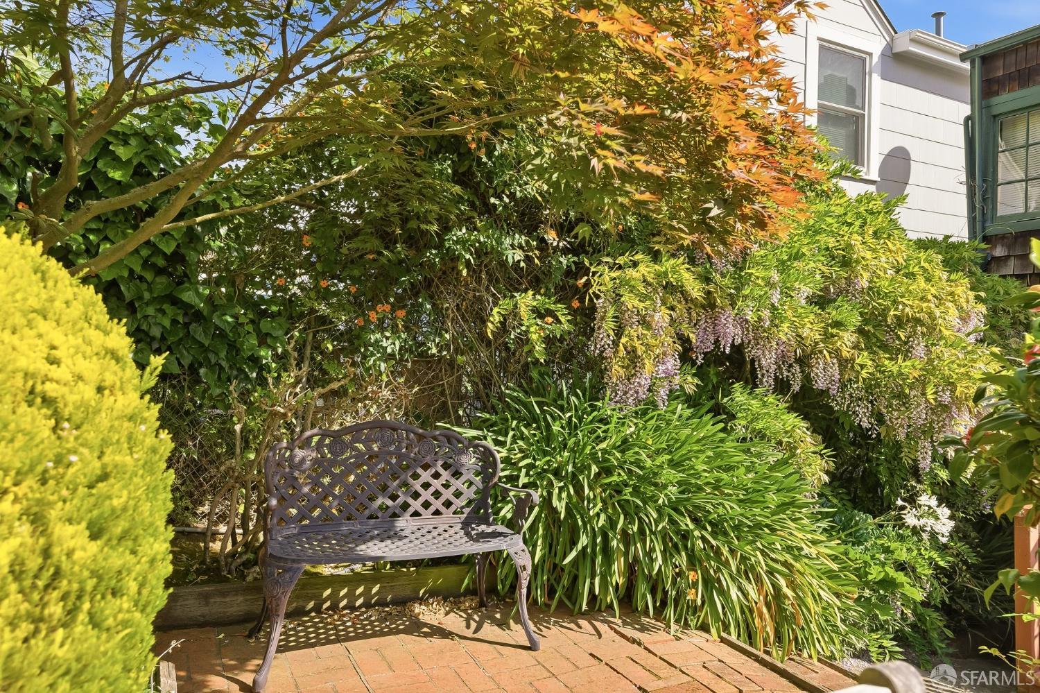 216 Hoffman Avenue