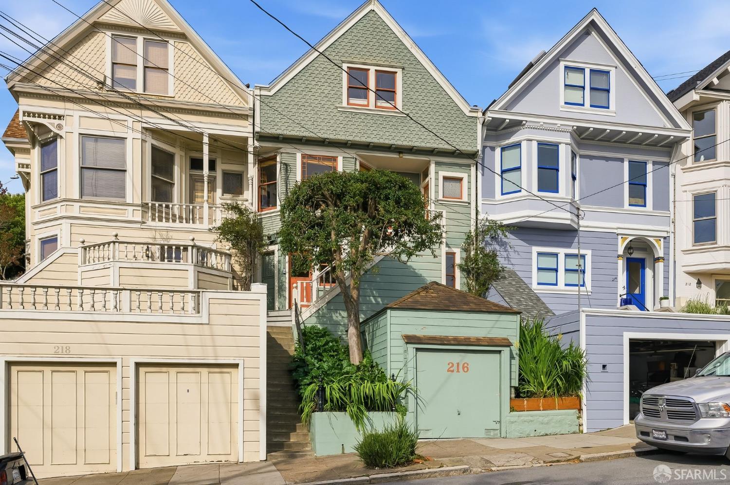 216 Hoffman Avenue