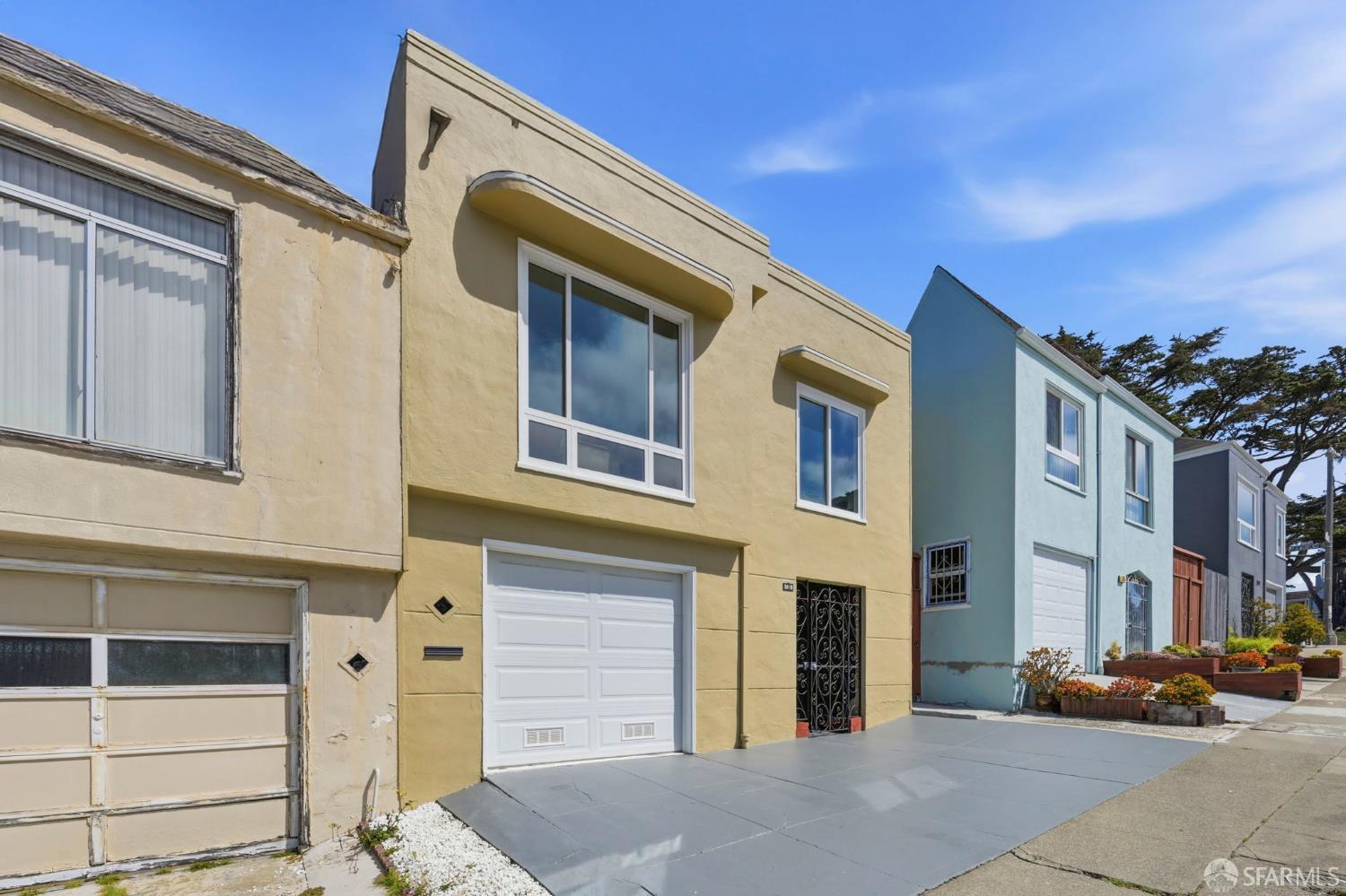 3018 Ortega Street