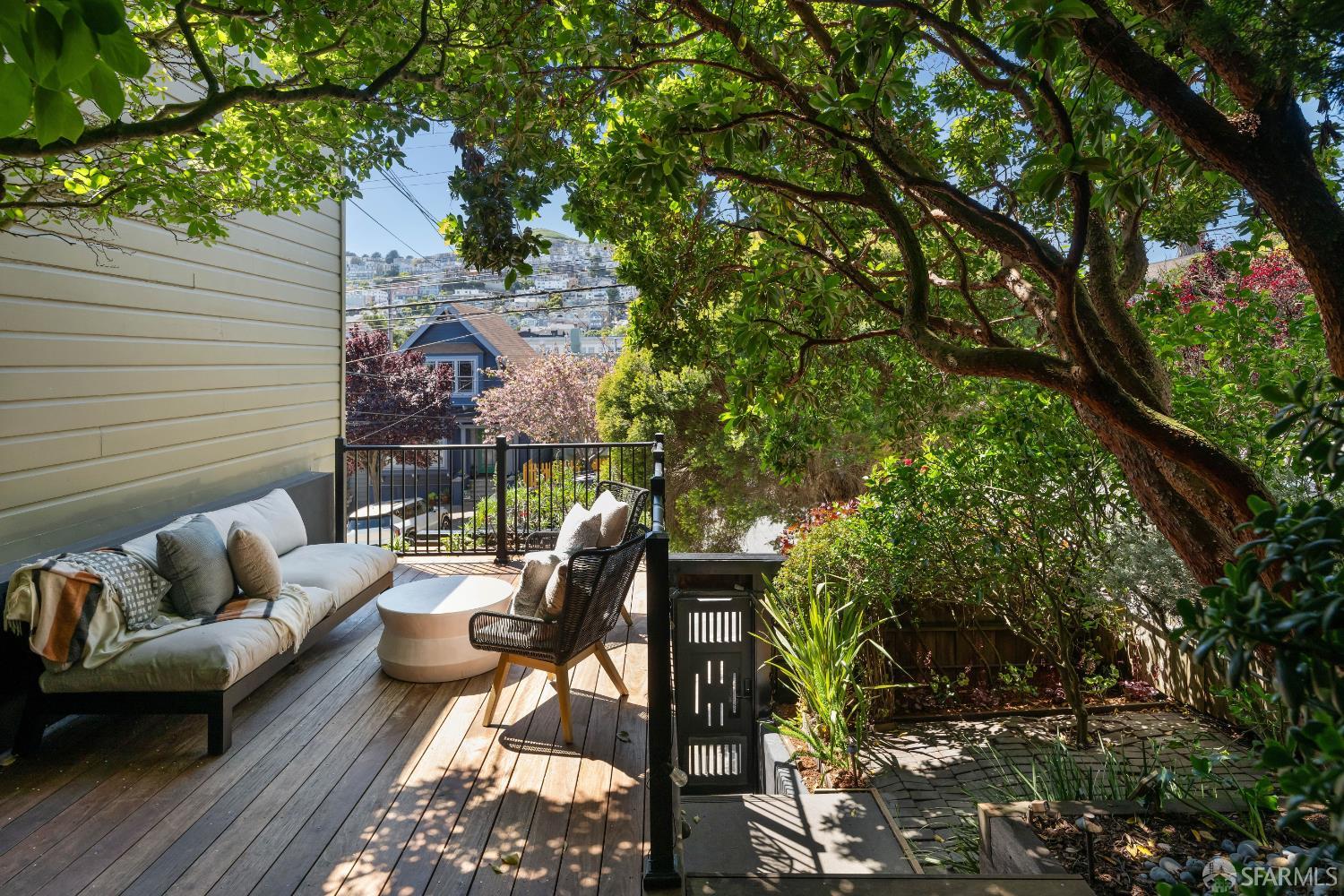 541 Diamond Street