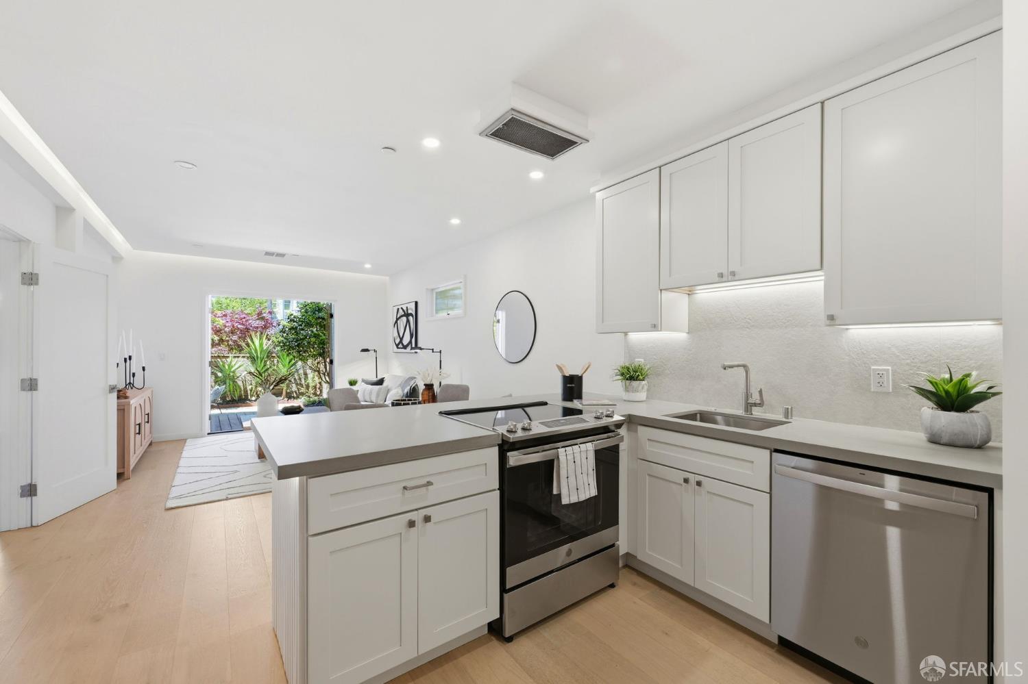 136 Parnassus Avenue # 4