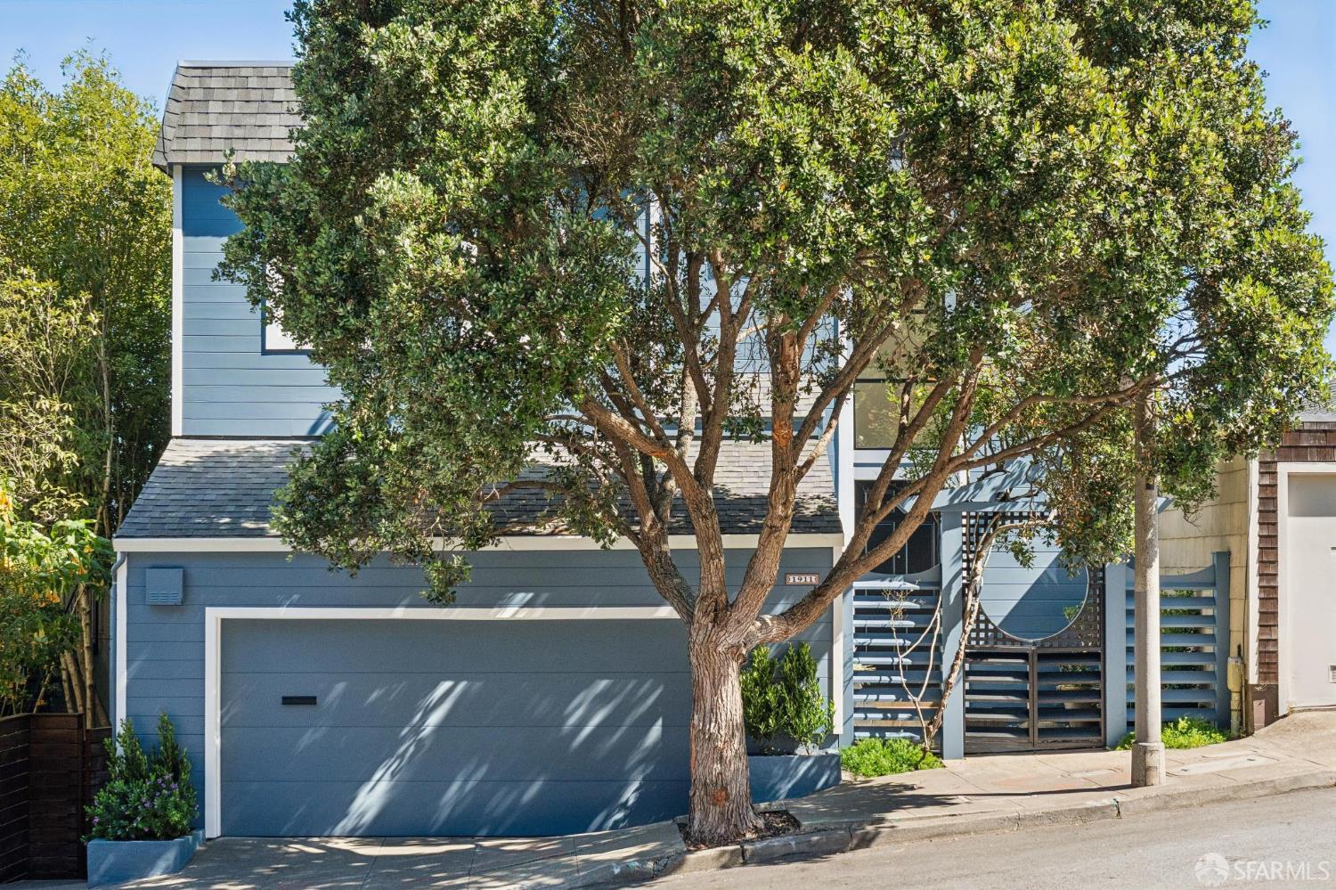 1911 Diamond Street