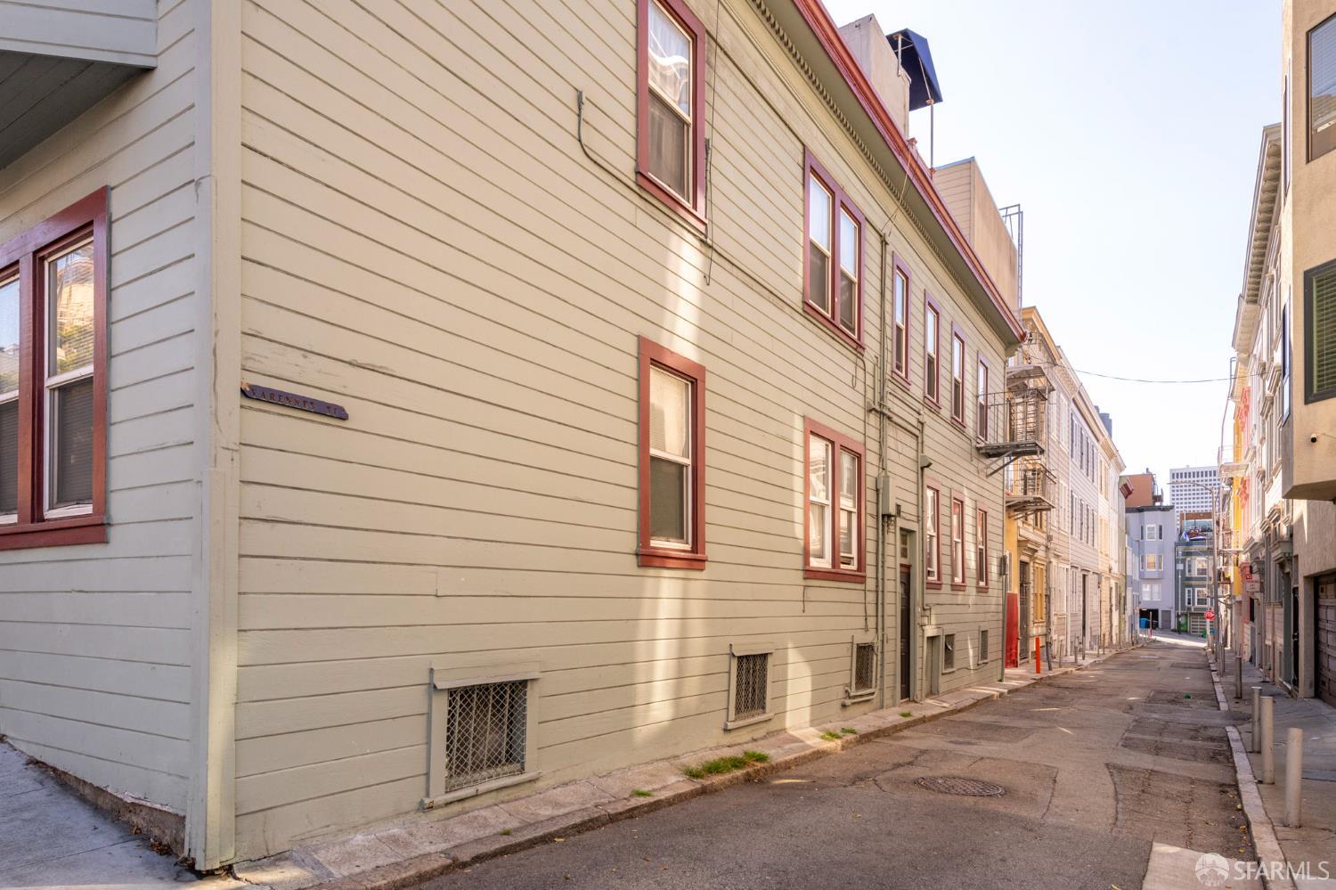 52-56 Varennes Street