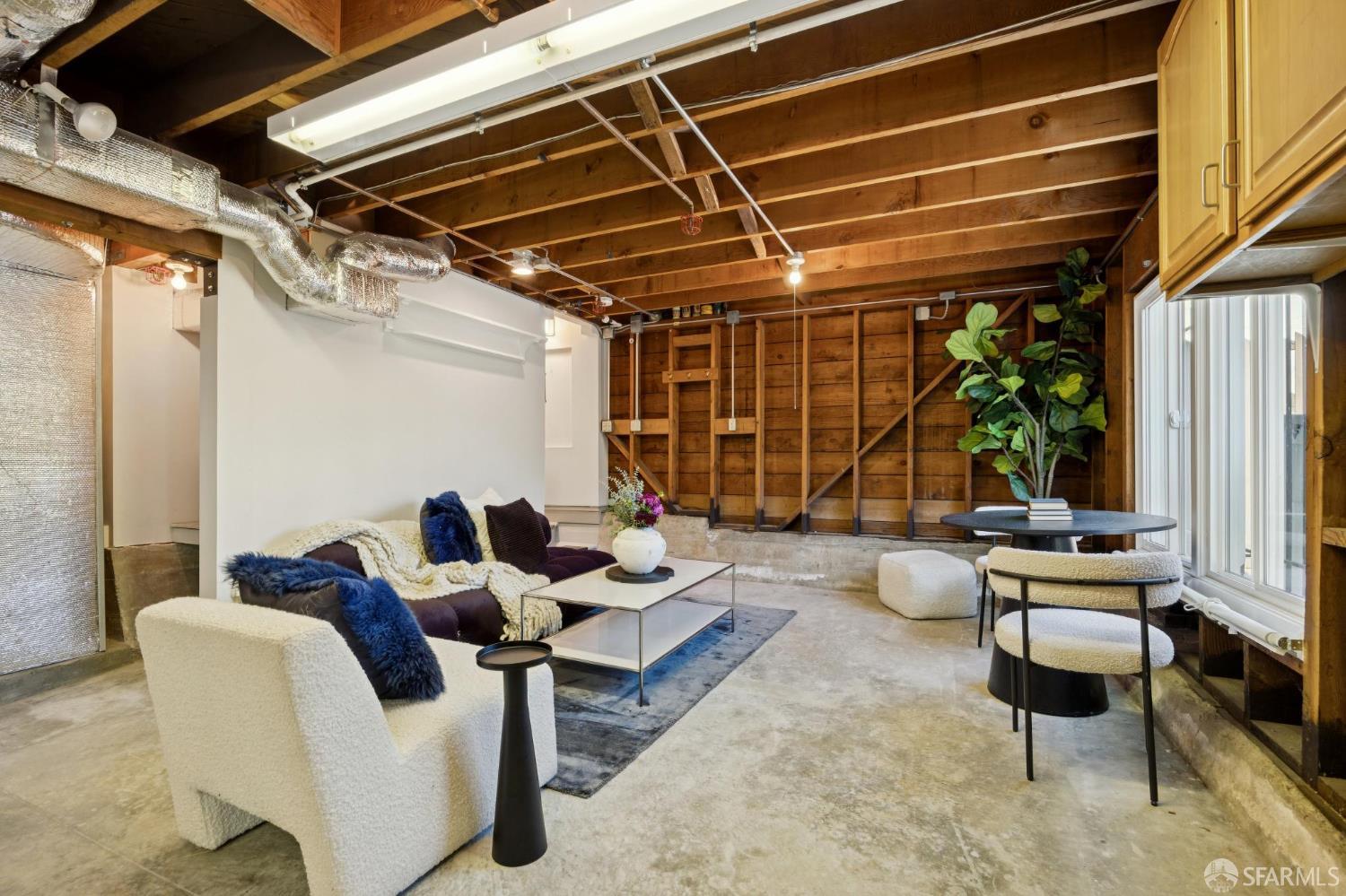279 Ulloa Street