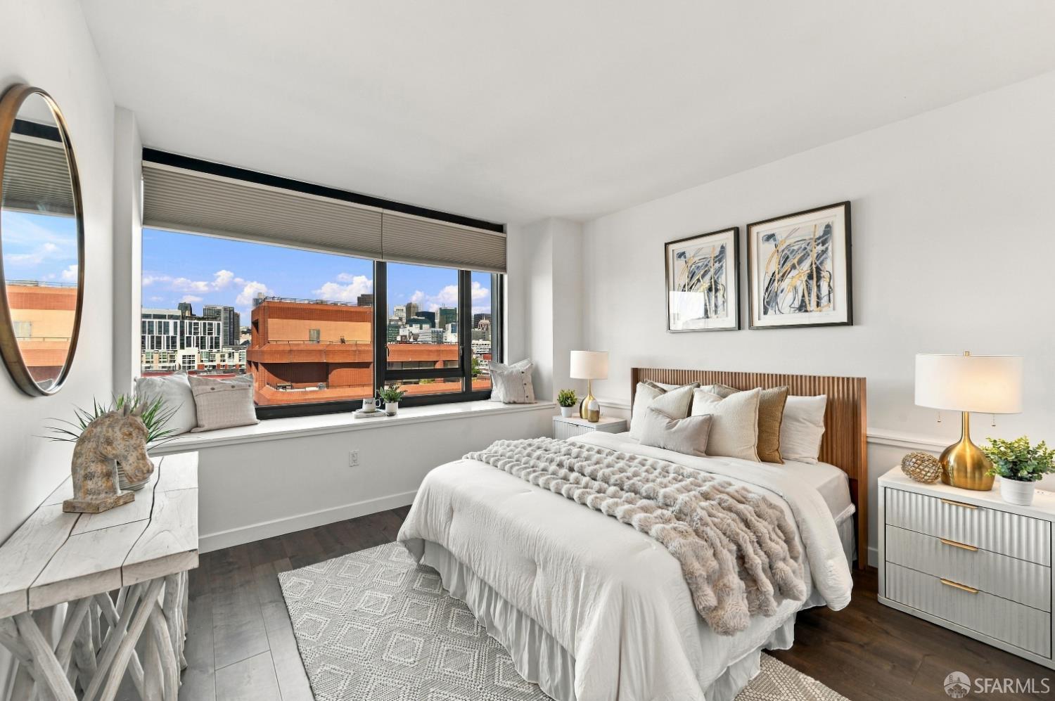 260 King Street # 909