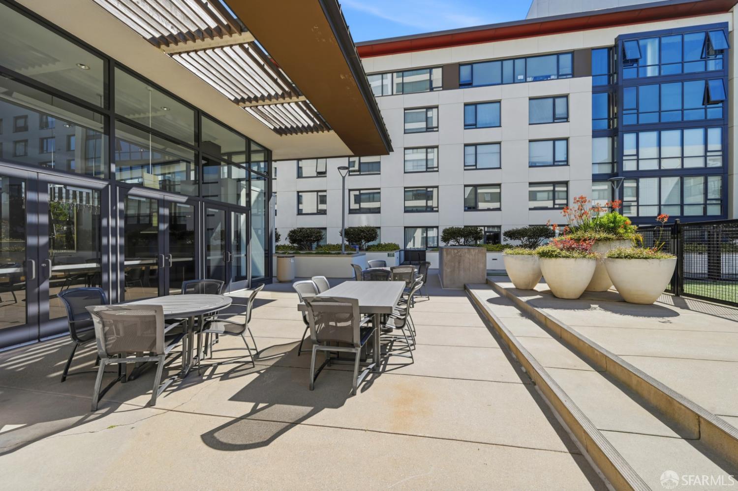 260 King Street # 909