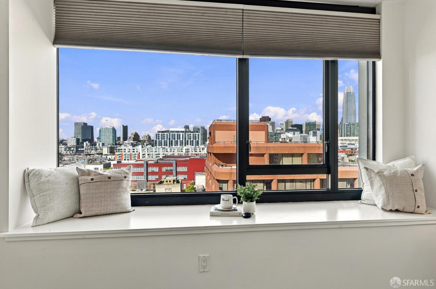 260 King Street # 909