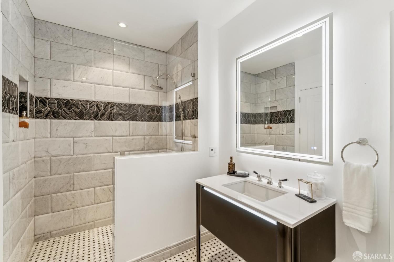 201 Sansome Street # 1004