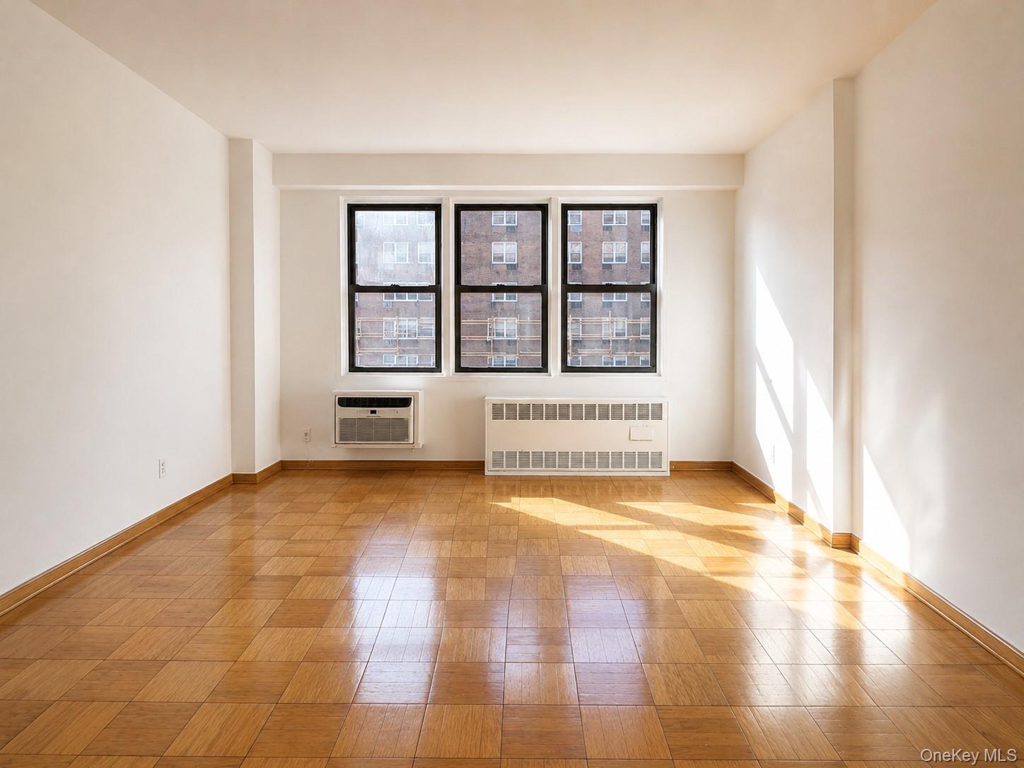 42-55 Colden Street Unit: 11V