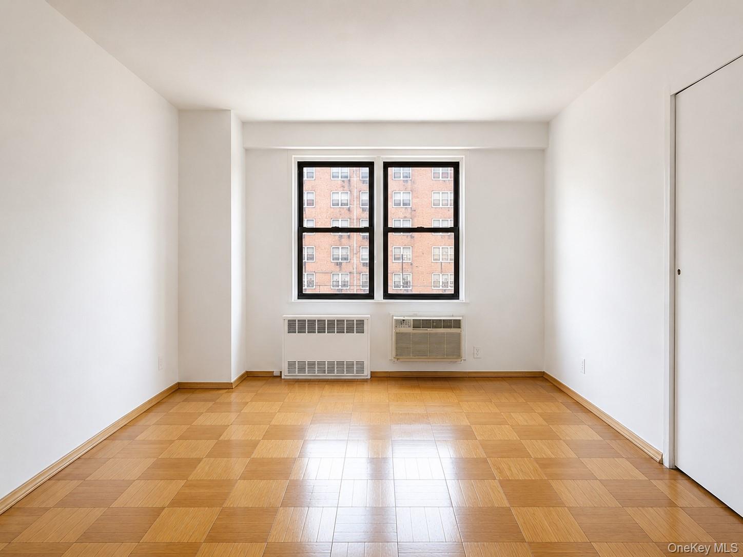 42-55 Colden Street Unit: 11V