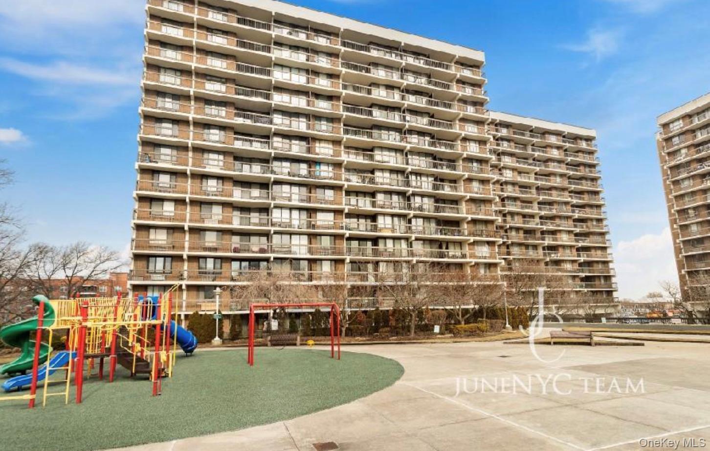 15038 Union Turnpike Unit: 8M