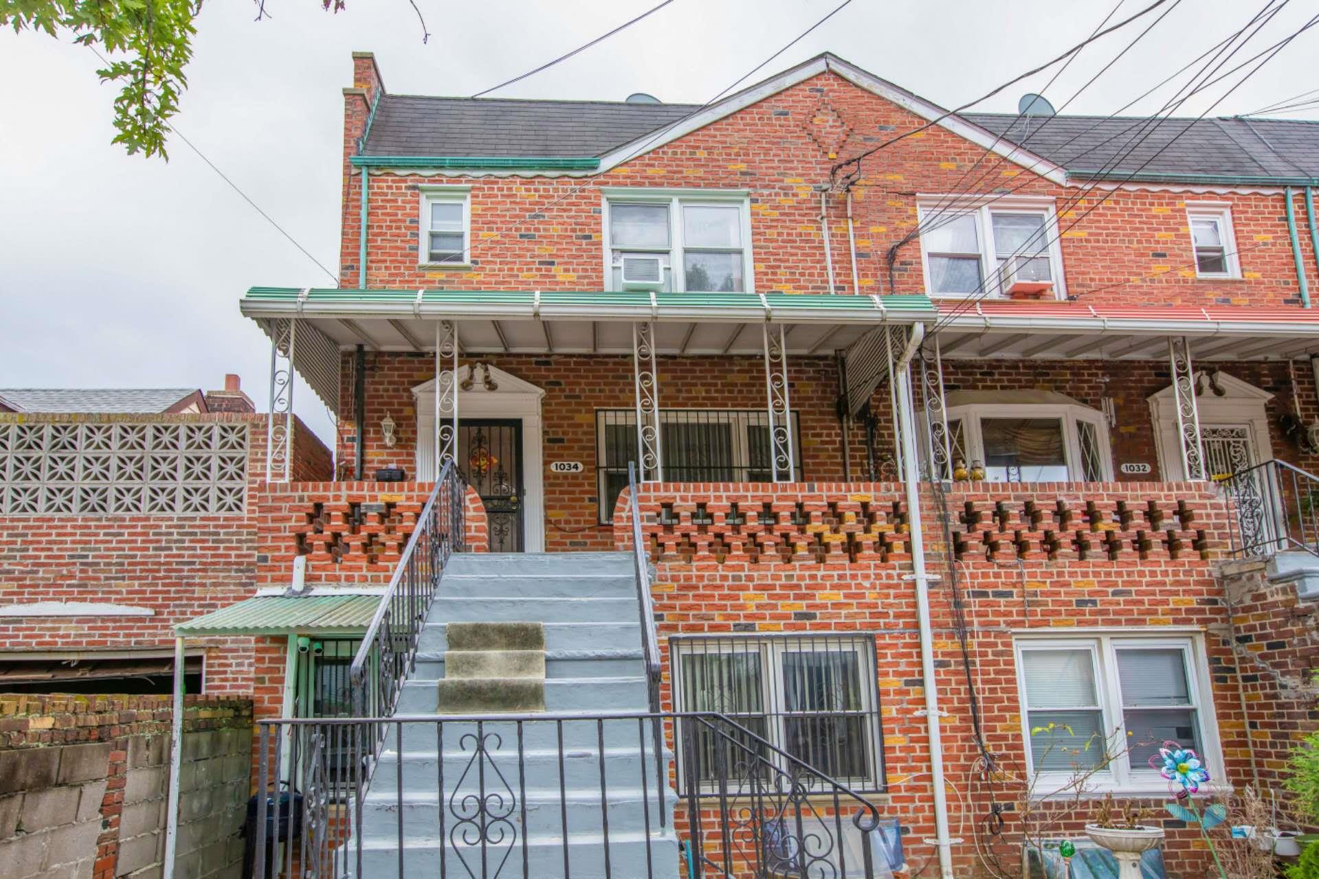 1034 E 95th Street