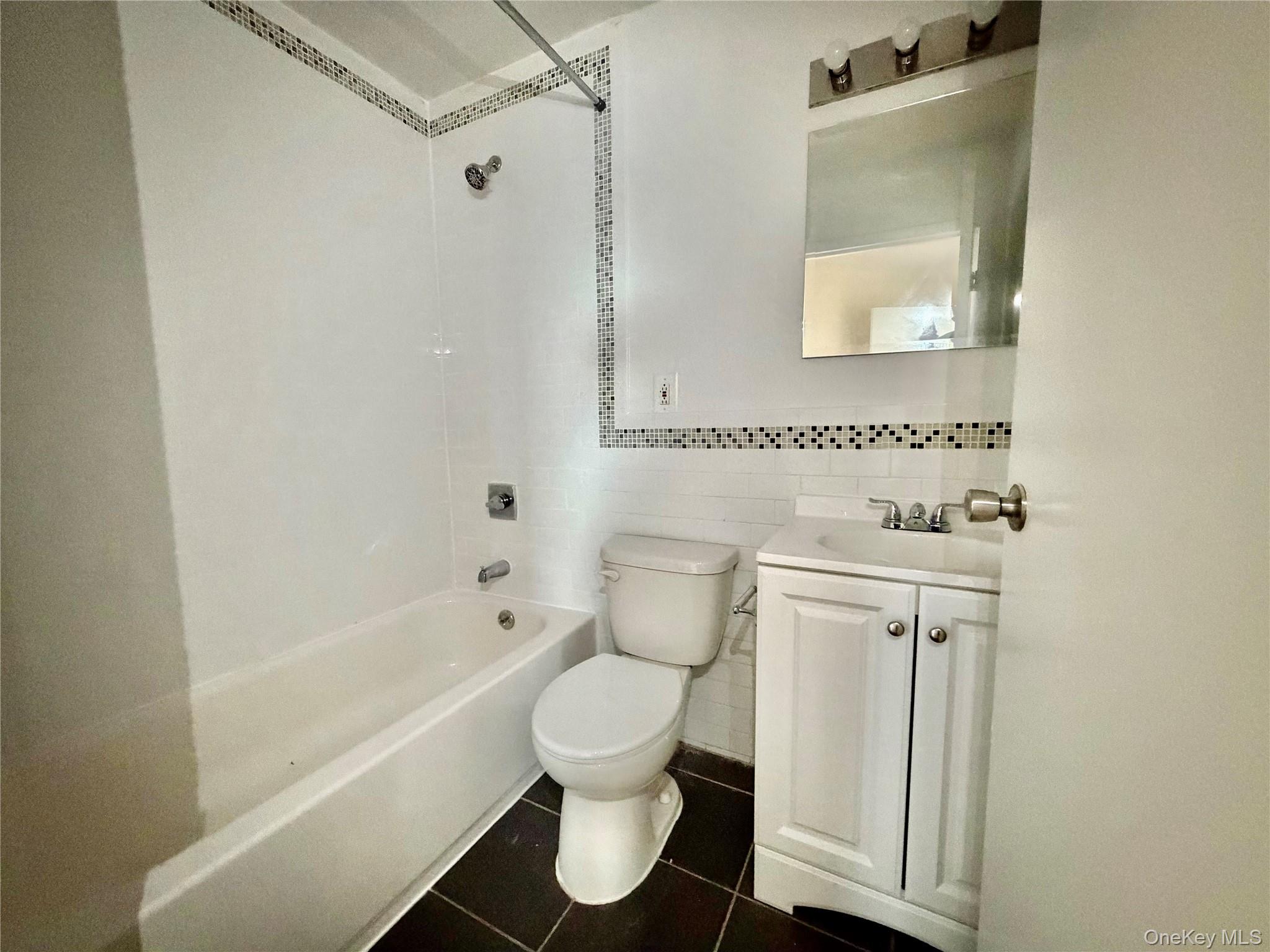 132-54 Pople Avenue Unit: #3