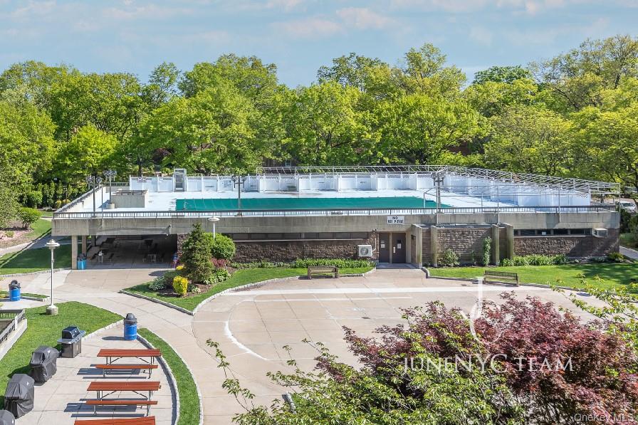 152-18 Union Turnpike Unit: 204K