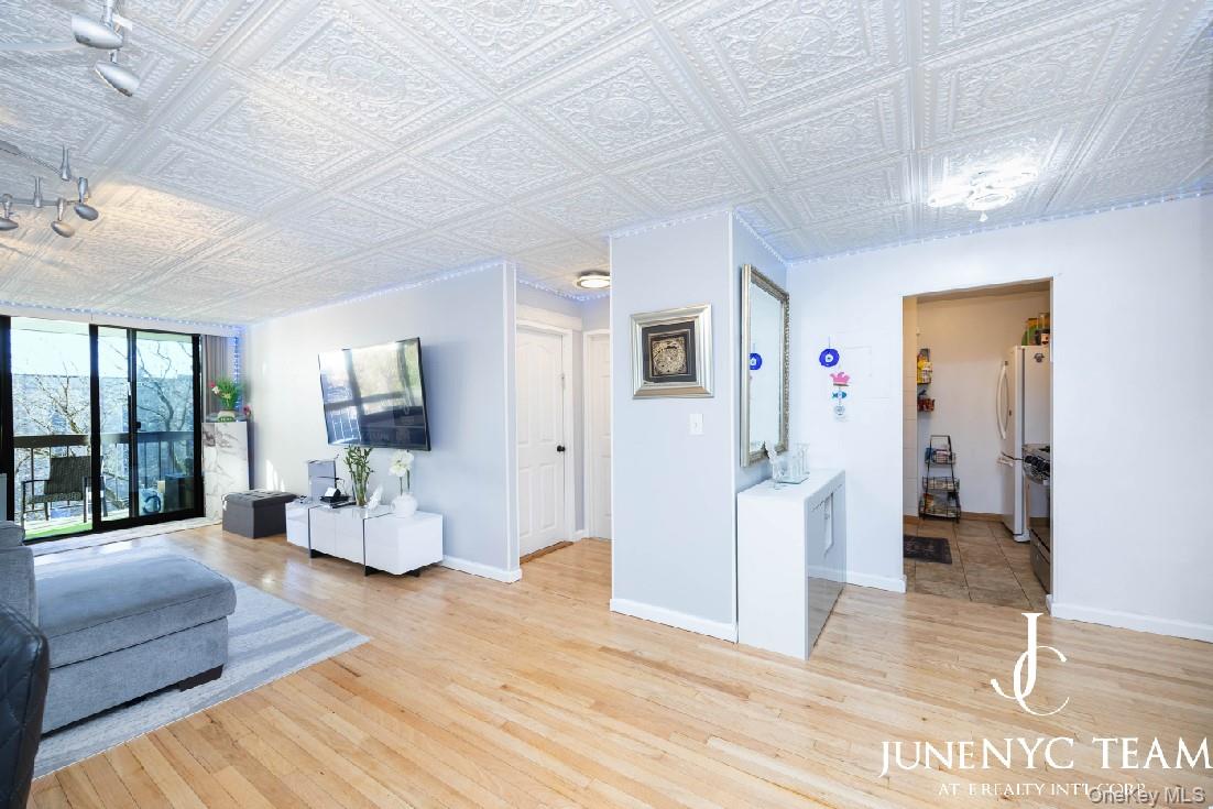 152-18 Union Turnpike Unit: 204K