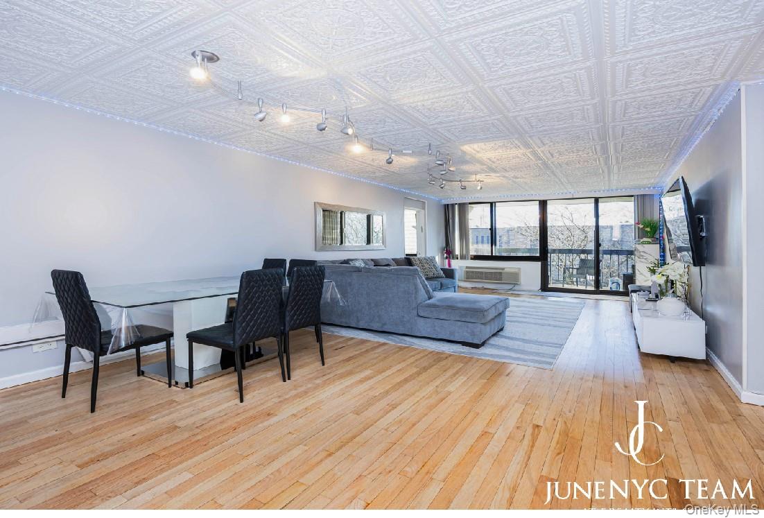 152-18 Union Turnpike Unit: 204K