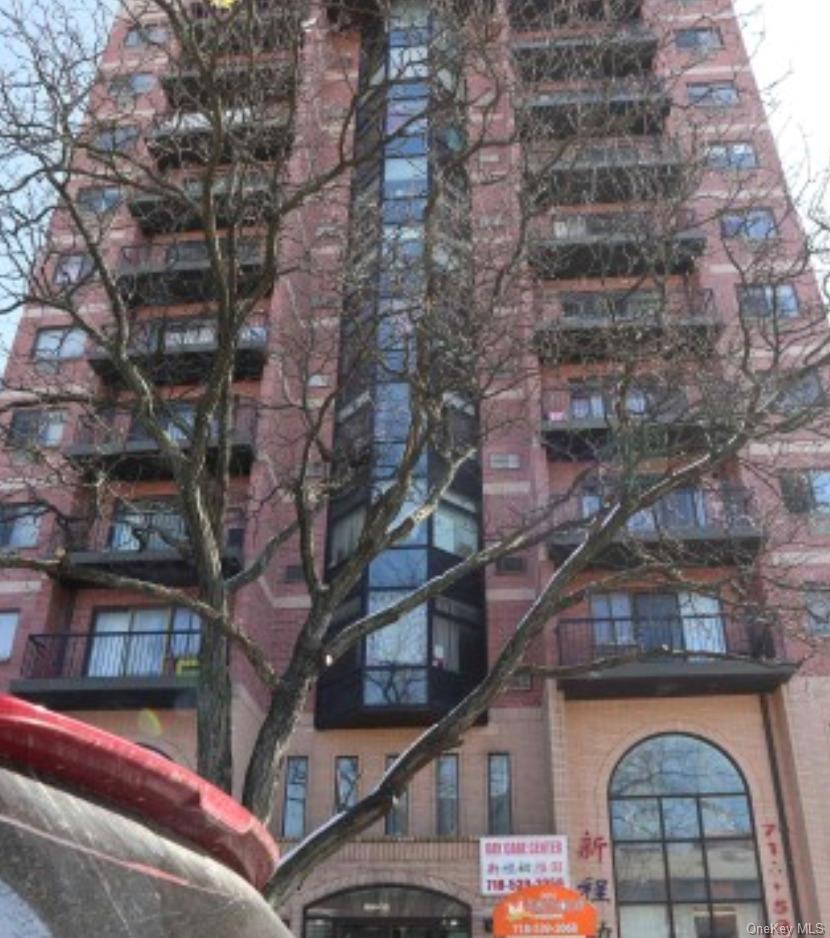 132-54 Pople Avenue Unit: 4A