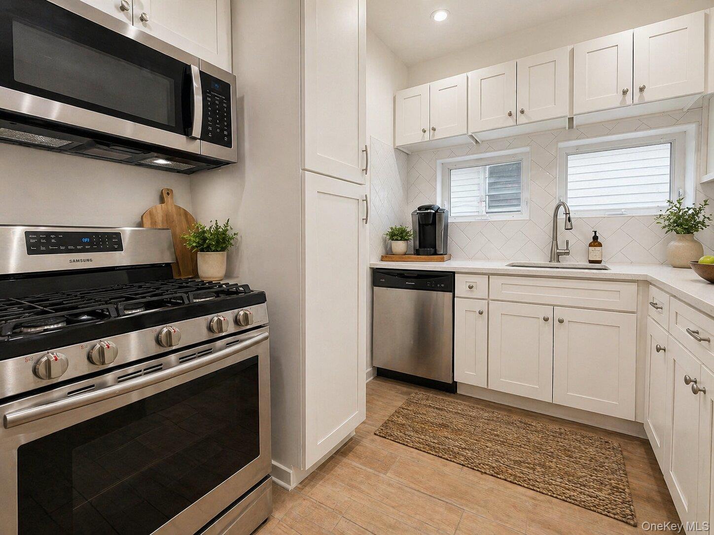 14717 15th Avenue Unit: 1FL