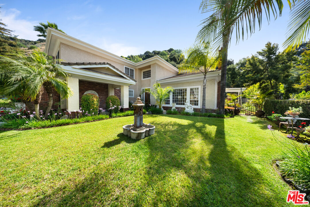 1160 NE Englewild Dr