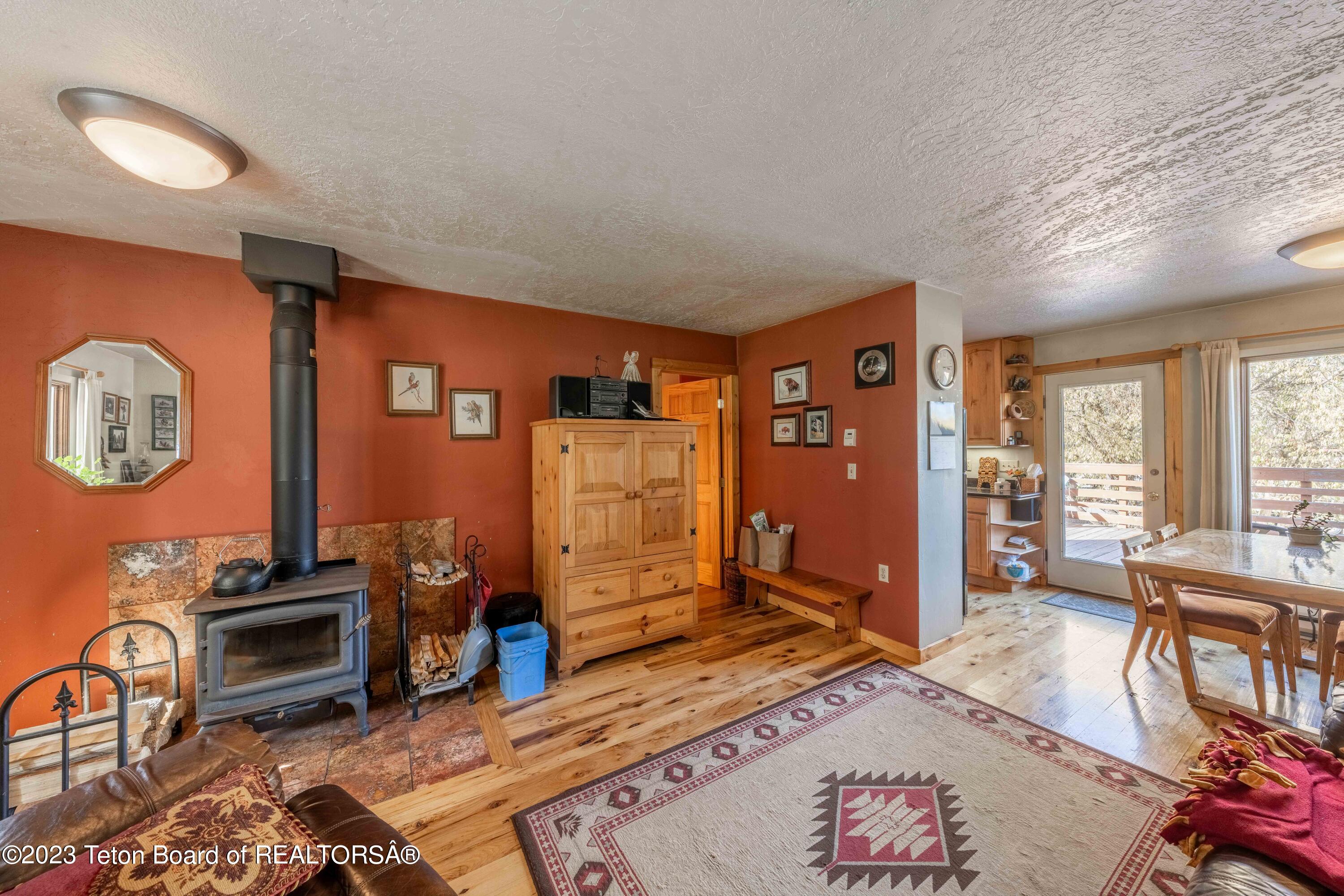 415 ASPEN Drive, 1