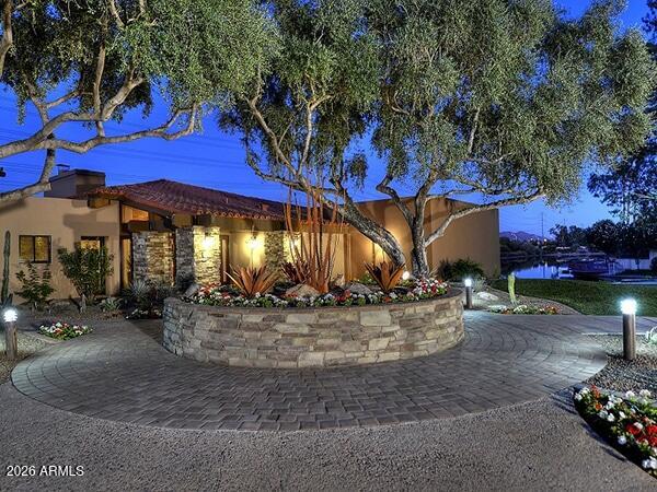 10905 E Tierra Drive