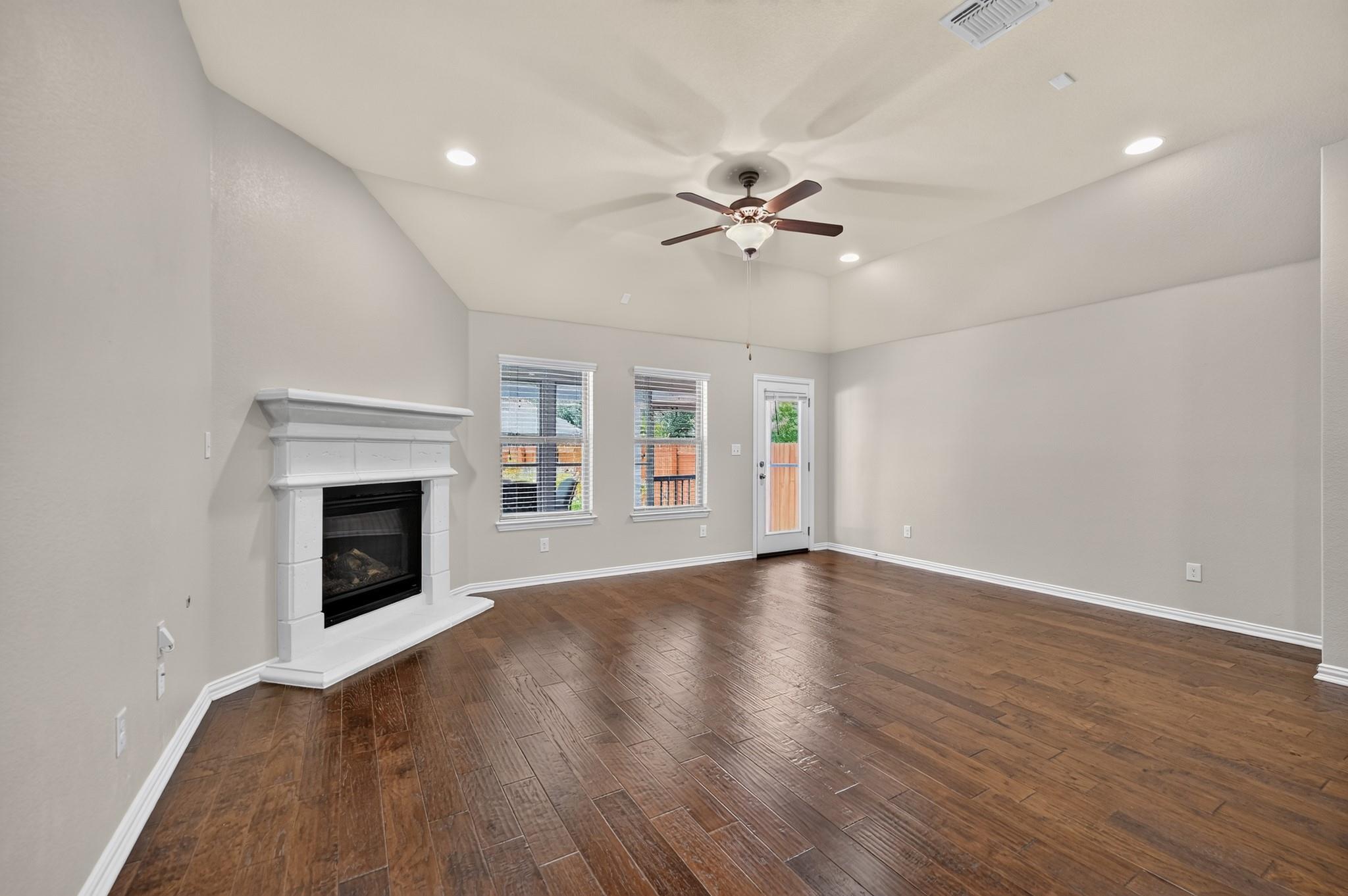 4119 Kingsley Ave