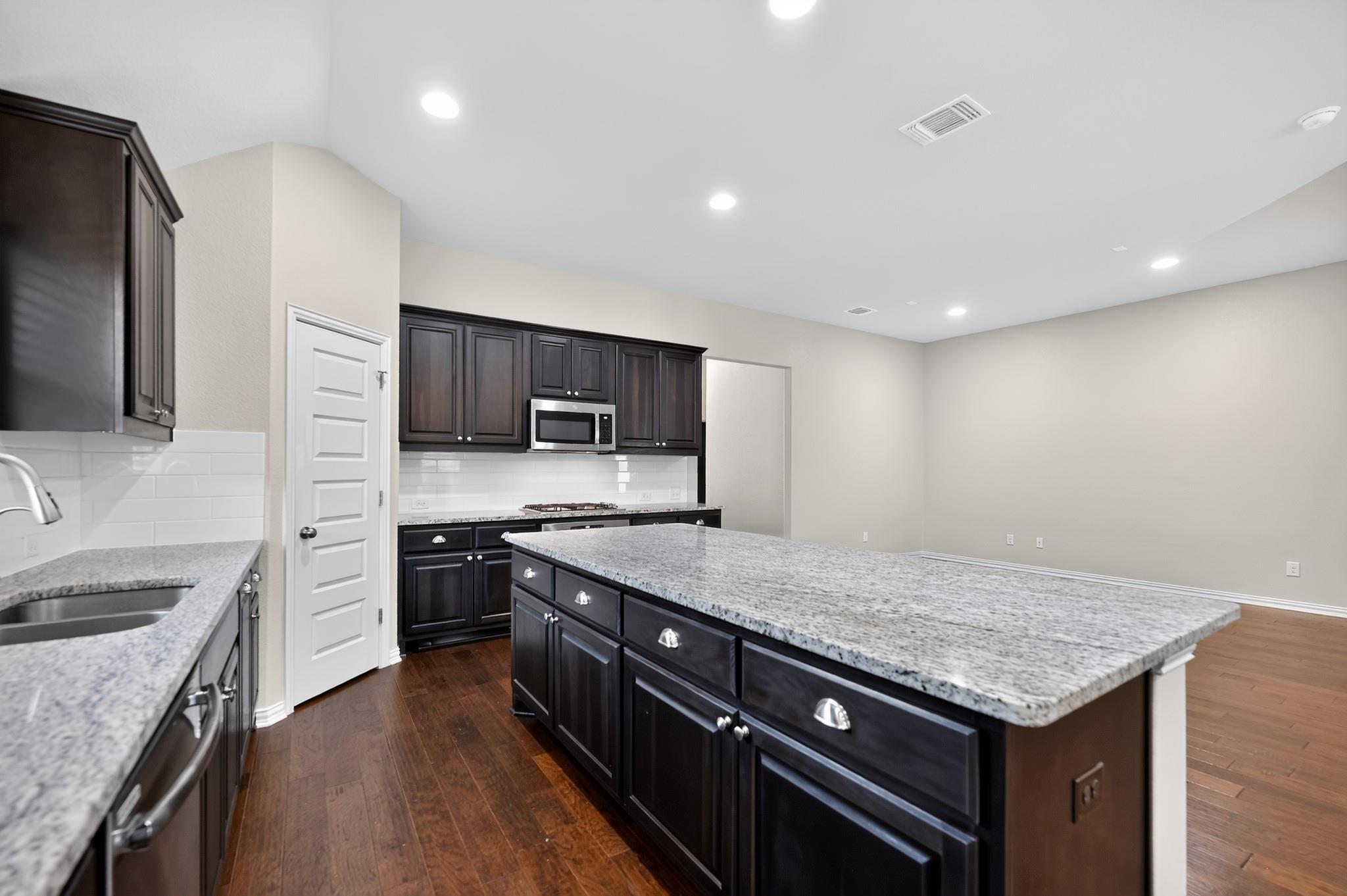 4119 Kingsley Ave